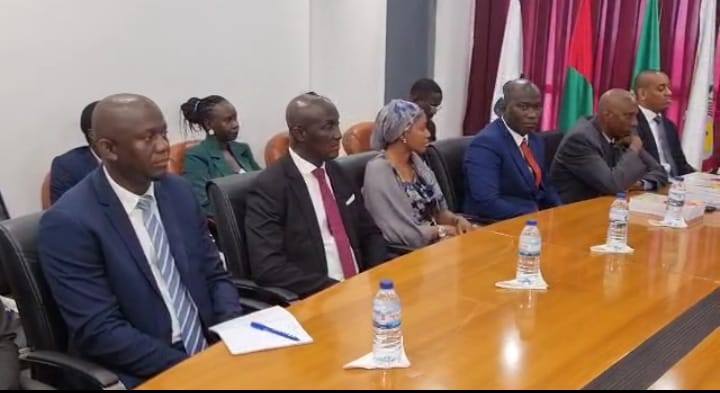 <p>
	TRIBUNAL DE CONTAS DA GUIN&Eacute;-BISSAU ENTREGA &Agrave; ASSEMBLEIA NACIONAL POPULAR&nbsp; TR&Ecirc;S PARECERES SOBRE CONTAS GERAIS DE ESTADO DE 2014, 2015 E 2016</p>
